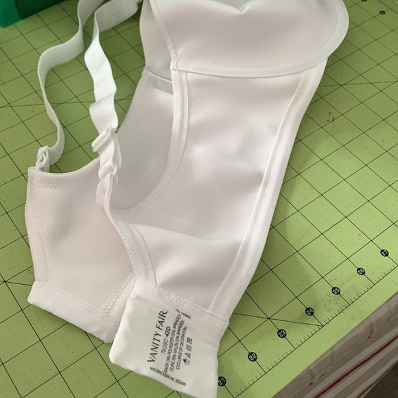 Vanity Fair Bra - Picture 4 of 8